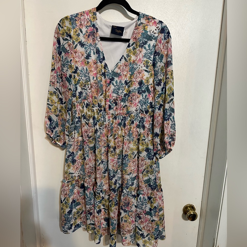 Womens Just Taylor white floral dress, size 10, v-neck, smocked waist
